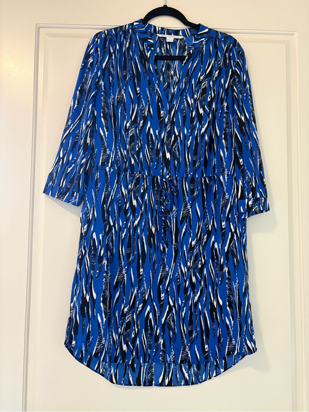 Diane Von Furstenberg Blue, Black & White Abstract V-Neck Dress